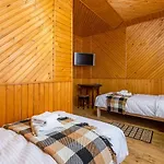 у румуна Hotel *